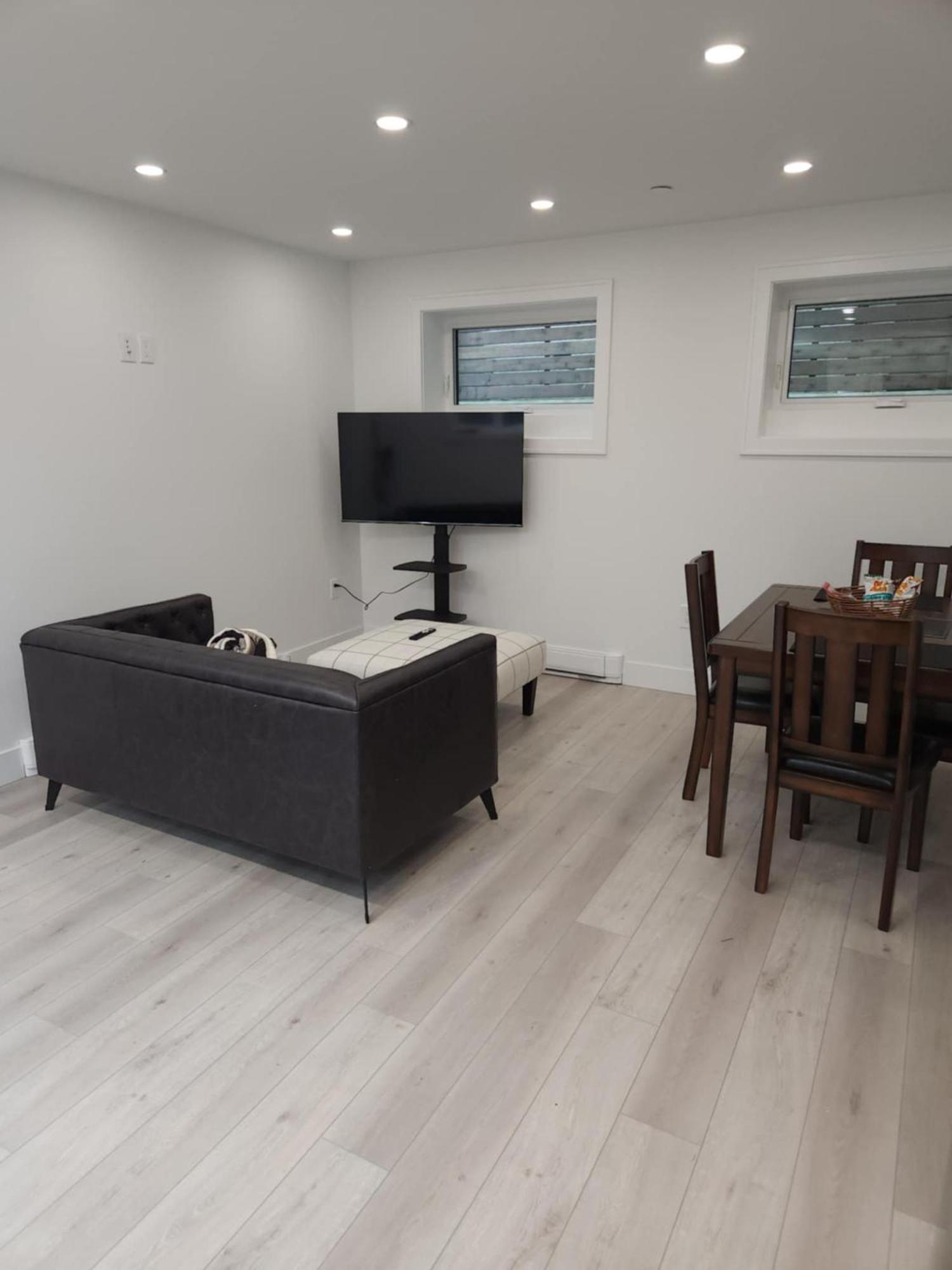 Signature Elegant Private Entrance Condo 1Br Haven Vancouver Bagian luar foto